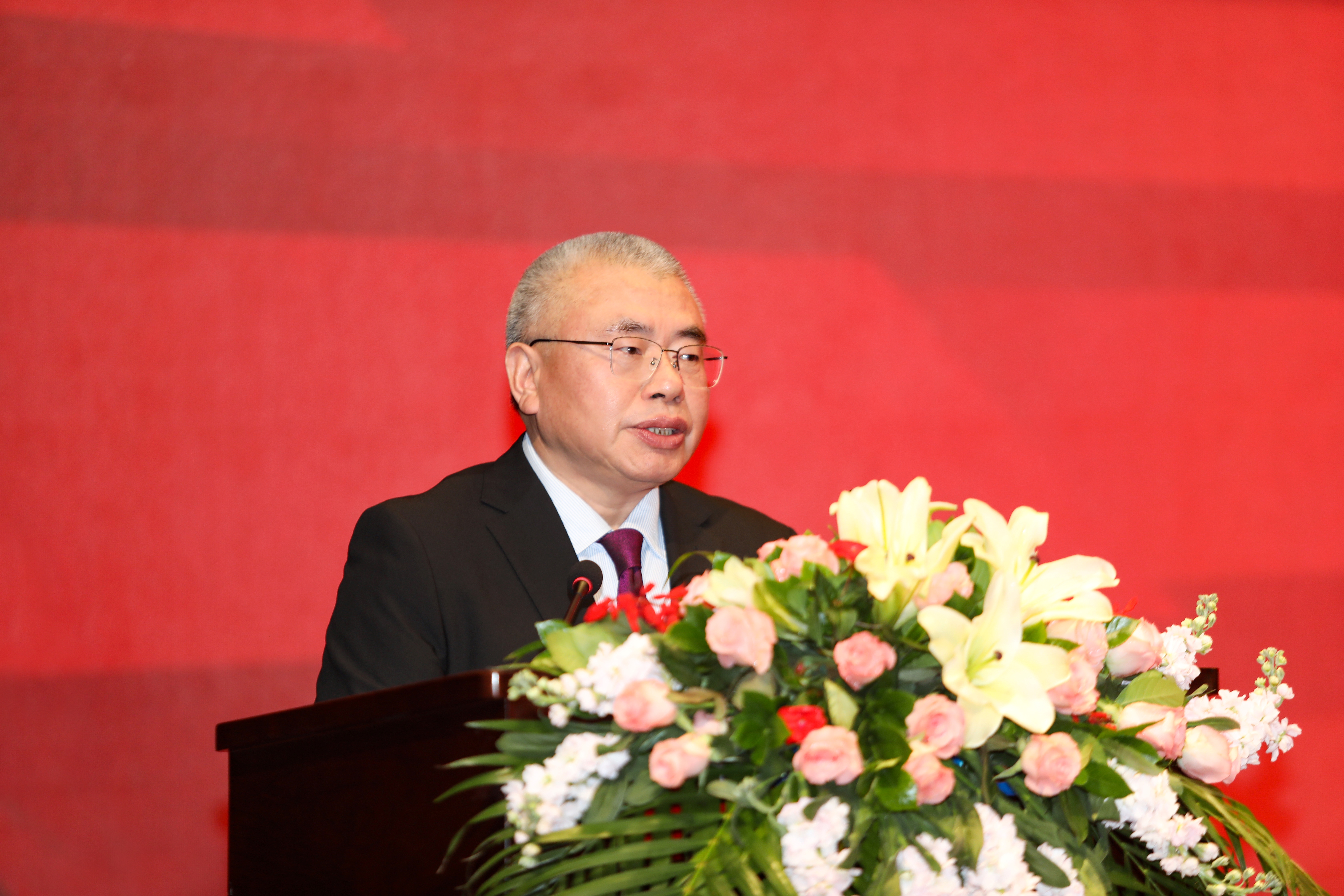 1.集團(tuán)公司黨委書記、董事長、總經(jīng)理楊安國作大會致辭.JPG